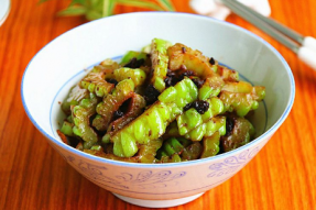 素食菜谱：豆豉炒苦瓜