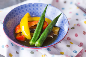 【素食菜谱】素食食材秋葵新吃法，高汤渍时蔬